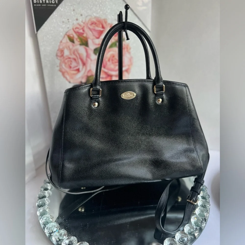 Coach Black Satchel Structured Spacious Design Hannah or crossbody